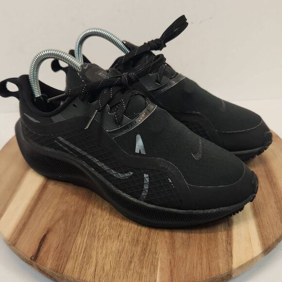 Nike Zoom Pegasus 37 Shield Running shoes Women's Size 7 Black - Picture 3 of 12